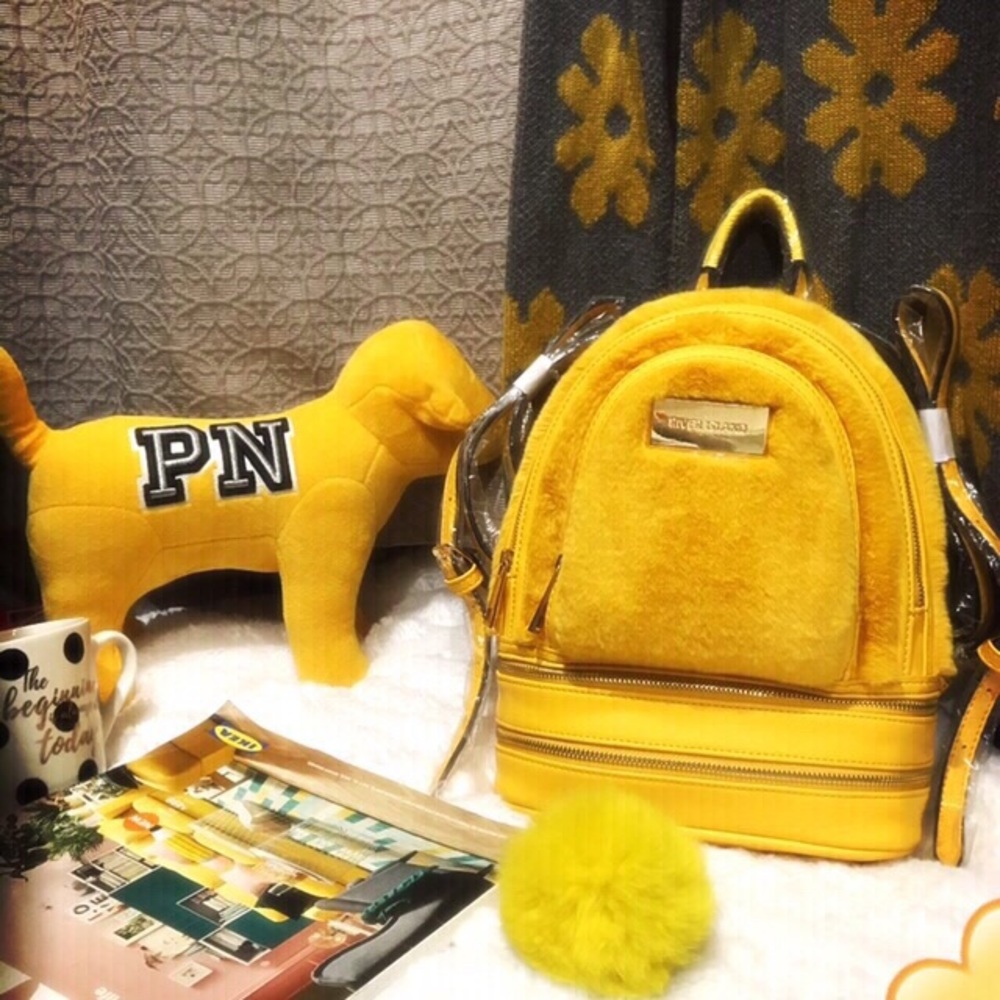 RIVER ISLAND Womens mini faux fur BACKPACK🎒